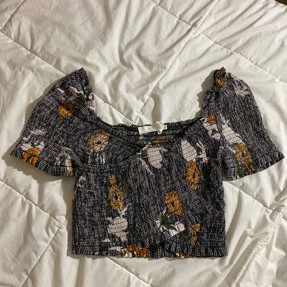 Astr Black and White Floral Crop Top - Picture 5 of 8